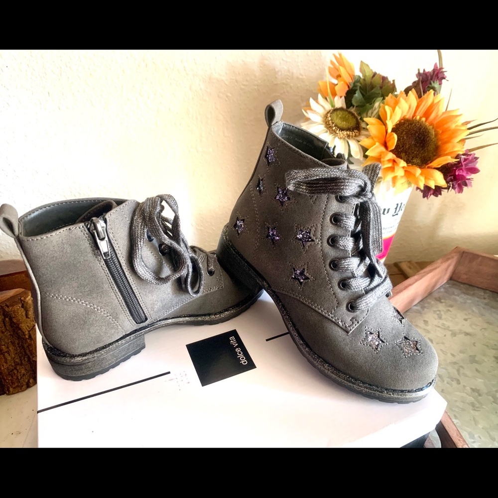 Girls booties size 13